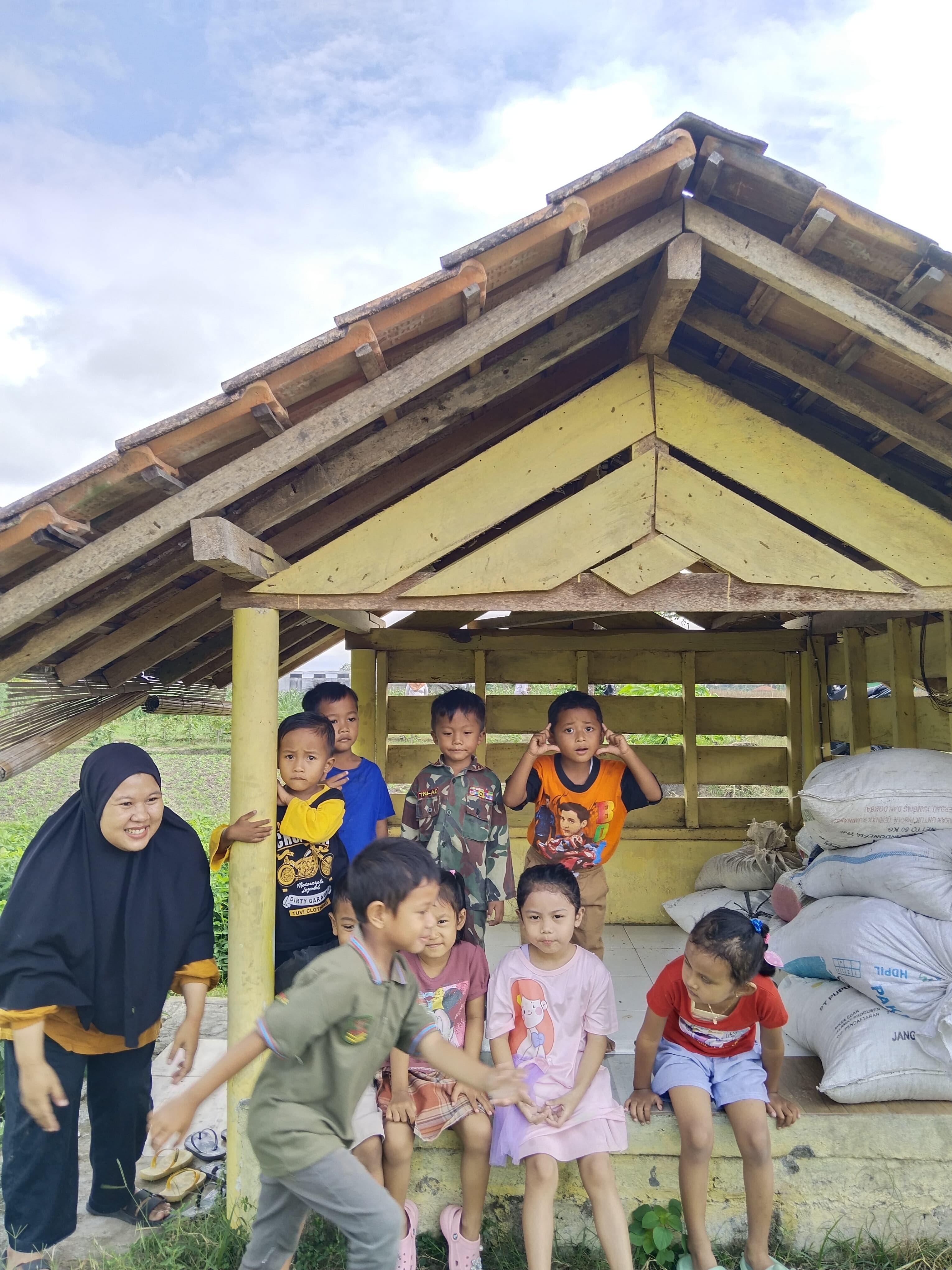 Anak-anak Sekolah Luku